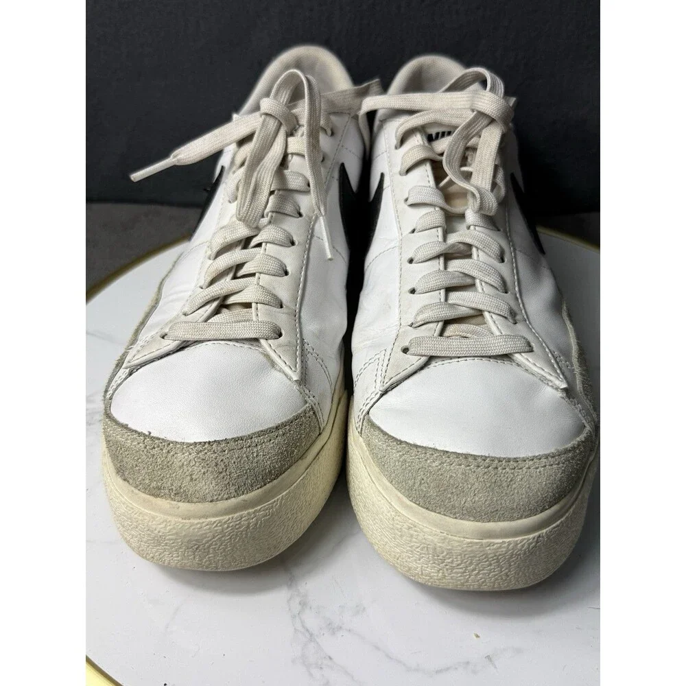 Nike please see